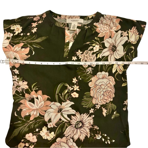 Workshop Republic ✨$8 when bundled✨floral Blouse - Picture 3 of 8